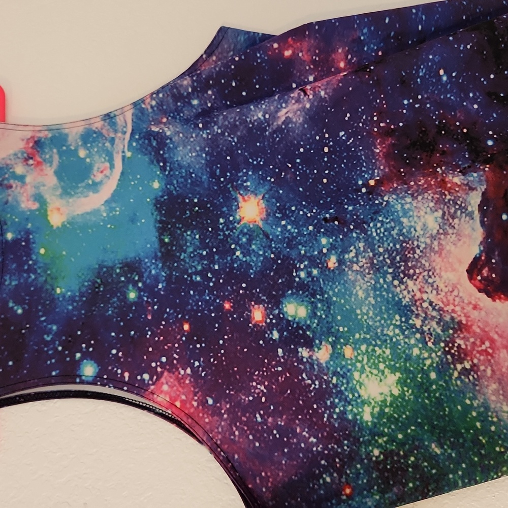 Galaxy Muscle Tank - Picture 5 of 6